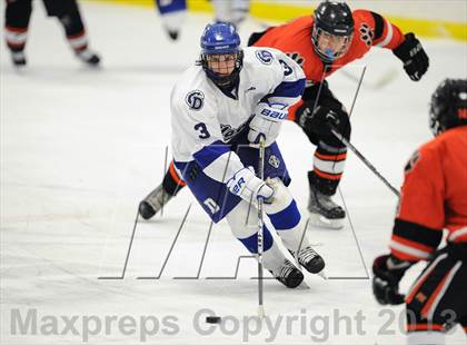Thumbnail 2 in Darien vs. Ridgefield (FCIAC Semifinal) photogallery.