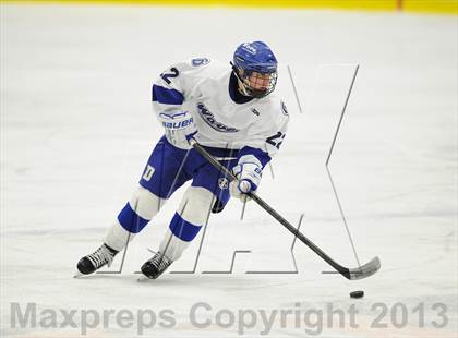 Thumbnail 3 in Darien vs. Ridgefield (FCIAC Semifinal) photogallery.