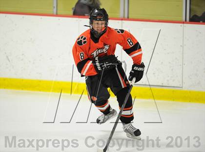 Thumbnail 3 in Darien vs. Ridgefield (FCIAC Semifinal) photogallery.