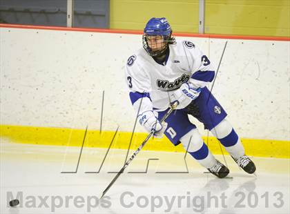 Thumbnail 2 in Darien vs. Ridgefield (FCIAC Semifinal) photogallery.