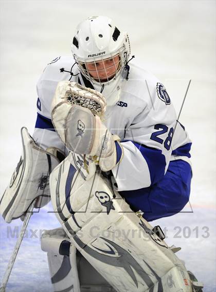 Thumbnail 1 in Darien vs. Ridgefield (FCIAC Semifinal) photogallery.