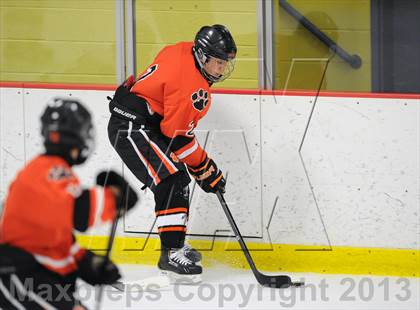 Thumbnail 3 in Darien vs. Ridgefield (FCIAC Semifinal) photogallery.