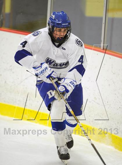 Thumbnail 3 in Darien vs. Ridgefield (FCIAC Semifinal) photogallery.