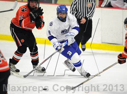 Thumbnail 1 in Darien vs. Ridgefield (FCIAC Semifinal) photogallery.