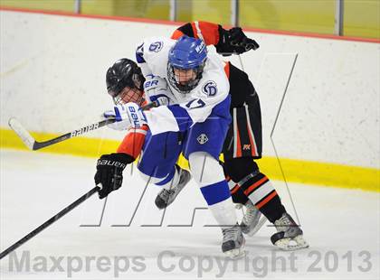 Thumbnail 1 in Darien vs. Ridgefield (FCIAC Semifinal) photogallery.