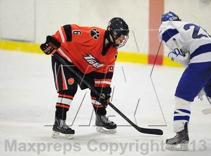 Thumbnail 2 in Darien vs. Ridgefield (FCIAC Semifinal) photogallery.