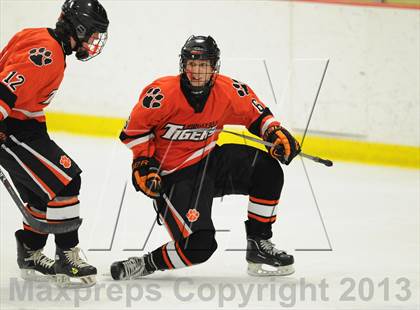 Thumbnail 3 in Darien vs. Ridgefield (FCIAC Semifinal) photogallery.