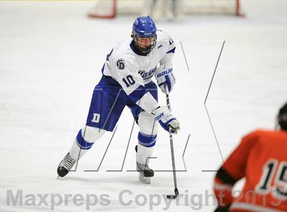 Thumbnail 3 in Darien vs. Ridgefield (FCIAC Semifinal) photogallery.