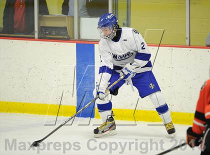 Thumbnail 2 in Darien vs. Ridgefield (FCIAC Semifinal) photogallery.