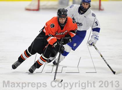 Thumbnail 3 in Darien vs. Ridgefield (FCIAC Semifinal) photogallery.