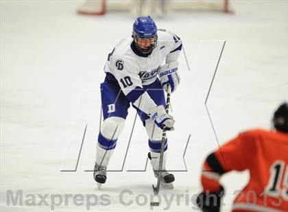 Thumbnail 1 in Darien vs. Ridgefield (FCIAC Semifinal) photogallery.