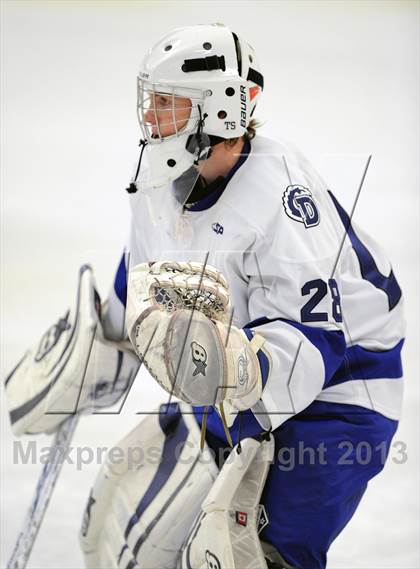 Thumbnail 1 in Darien vs. Ridgefield (FCIAC Semifinal) photogallery.