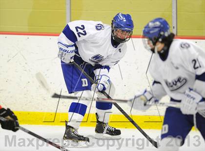 Thumbnail 2 in Darien vs. Ridgefield (FCIAC Semifinal) photogallery.