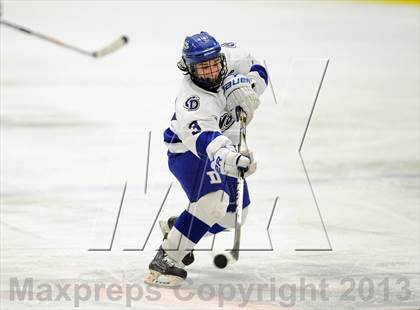 Thumbnail 3 in Darien vs. Ridgefield (FCIAC Semifinal) photogallery.