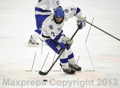 Thumbnail 2 in Darien vs. Ridgefield (FCIAC Semifinal) photogallery.