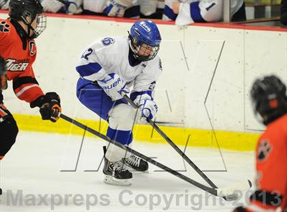 Thumbnail 3 in Darien vs. Ridgefield (FCIAC Semifinal) photogallery.
