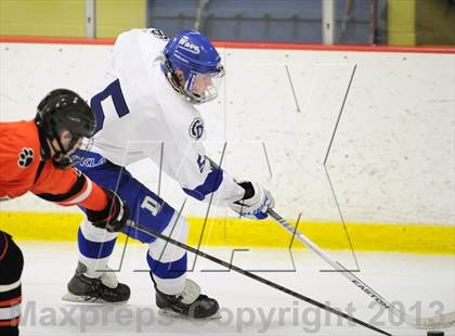 Thumbnail 1 in Darien vs. Ridgefield (FCIAC Semifinal) photogallery.