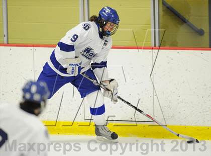 Thumbnail 3 in Darien vs. Ridgefield (FCIAC Semifinal) photogallery.