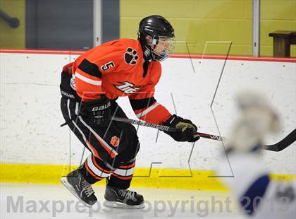 Thumbnail 3 in Darien vs. Ridgefield (FCIAC Semifinal) photogallery.