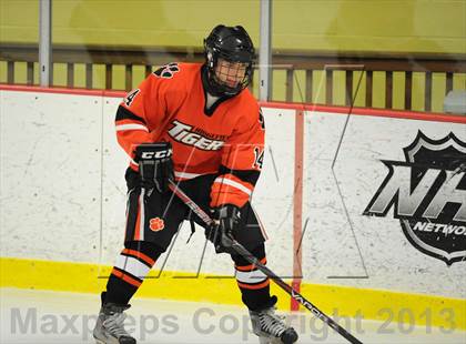 Thumbnail 1 in Darien vs. Ridgefield (FCIAC Semifinal) photogallery.