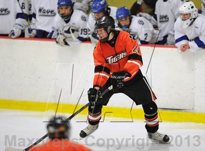 Thumbnail 1 in Darien vs. Ridgefield (FCIAC Semifinal) photogallery.
