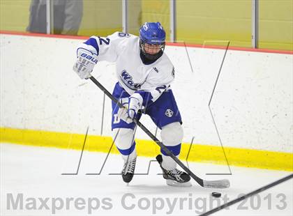 Thumbnail 2 in Darien vs. Ridgefield (FCIAC Semifinal) photogallery.