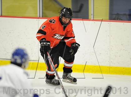 Thumbnail 3 in Darien vs. Ridgefield (FCIAC Semifinal) photogallery.
