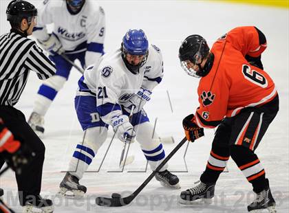 Thumbnail 3 in Darien vs. Ridgefield (FCIAC Semifinal) photogallery.