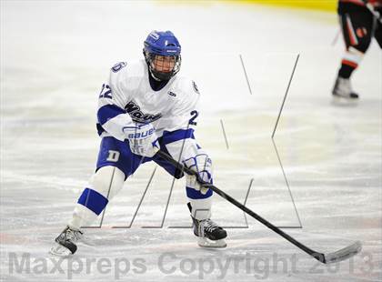 Thumbnail 3 in Darien vs. Ridgefield (FCIAC Semifinal) photogallery.