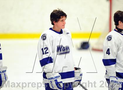Thumbnail 2 in Darien vs. Ridgefield (FCIAC Semifinal) photogallery.