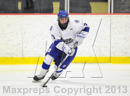 Thumbnail 3 in Darien vs. Ridgefield (FCIAC Semifinal) photogallery.