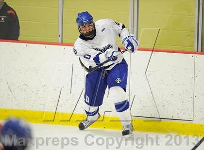 Thumbnail 3 in Darien vs. Ridgefield (FCIAC Semifinal) photogallery.
