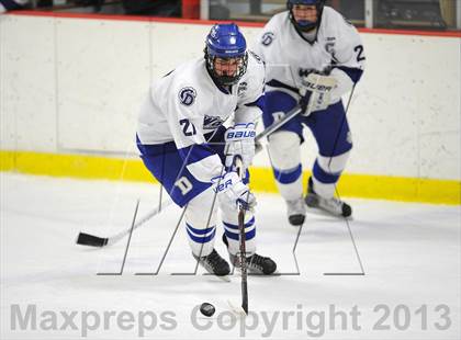 Thumbnail 1 in Darien vs. Ridgefield (FCIAC Semifinal) photogallery.