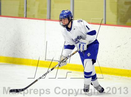 Thumbnail 3 in Darien vs. Ridgefield (FCIAC Semifinal) photogallery.