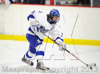 Thumbnail 1 in Darien vs. Ridgefield (FCIAC Semifinal) photogallery.