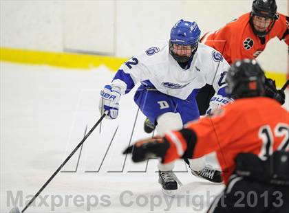 Thumbnail 1 in Darien vs. Ridgefield (FCIAC Semifinal) photogallery.