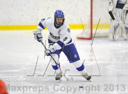 Thumbnail 3 in Darien vs. Ridgefield (FCIAC Semifinal) photogallery.