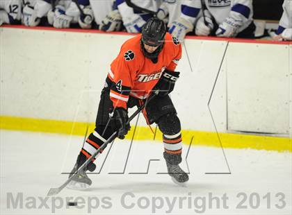 Thumbnail 3 in Darien vs. Ridgefield (FCIAC Semifinal) photogallery.