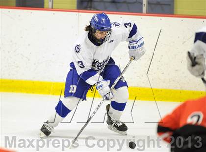 Thumbnail 1 in Darien vs. Ridgefield (FCIAC Semifinal) photogallery.