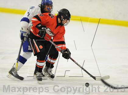 Thumbnail 3 in Darien vs. Ridgefield (FCIAC Semifinal) photogallery.
