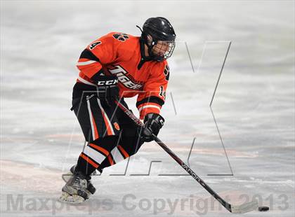 Thumbnail 1 in Darien vs. Ridgefield (FCIAC Semifinal) photogallery.