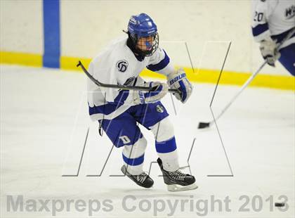 Thumbnail 1 in Darien vs. Ridgefield (FCIAC Semifinal) photogallery.