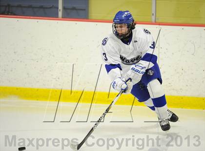 Thumbnail 3 in Darien vs. Ridgefield (FCIAC Semifinal) photogallery.