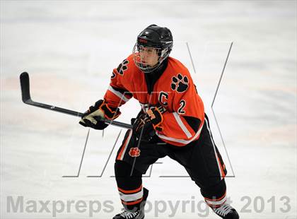 Thumbnail 1 in Darien vs. Ridgefield (FCIAC Semifinal) photogallery.