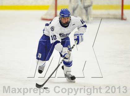 Thumbnail 1 in Darien vs. Ridgefield (FCIAC Semifinal) photogallery.
