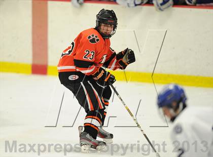 Thumbnail 3 in Darien vs. Ridgefield (FCIAC Semifinal) photogallery.