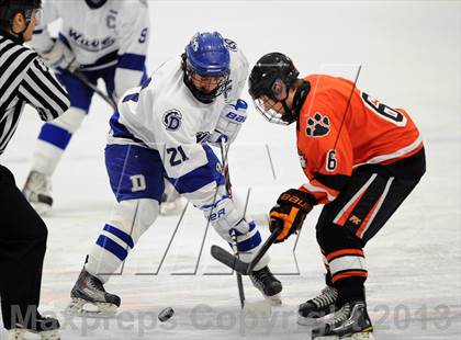 Thumbnail 2 in Darien vs. Ridgefield (FCIAC Semifinal) photogallery.