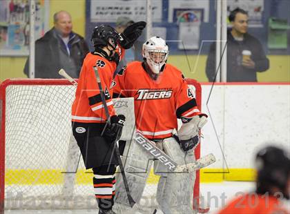 Thumbnail 2 in Darien vs. Ridgefield (FCIAC Semifinal) photogallery.