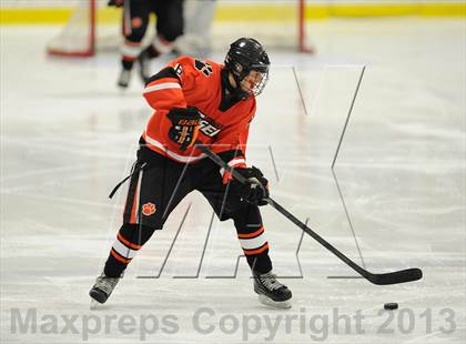 Thumbnail 1 in Darien vs. Ridgefield (FCIAC Semifinal) photogallery.