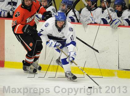 Thumbnail 1 in Darien vs. Ridgefield (FCIAC Semifinal) photogallery.